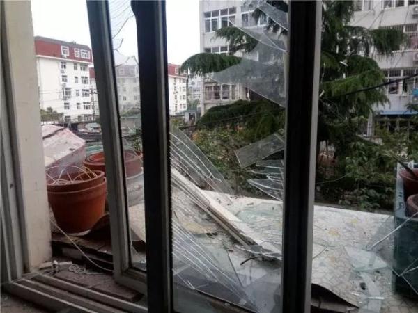 突發(fā)！青島一居民樓發(fā)生爆燃！已造1人死亡，7人受傷！3公里外有震感…